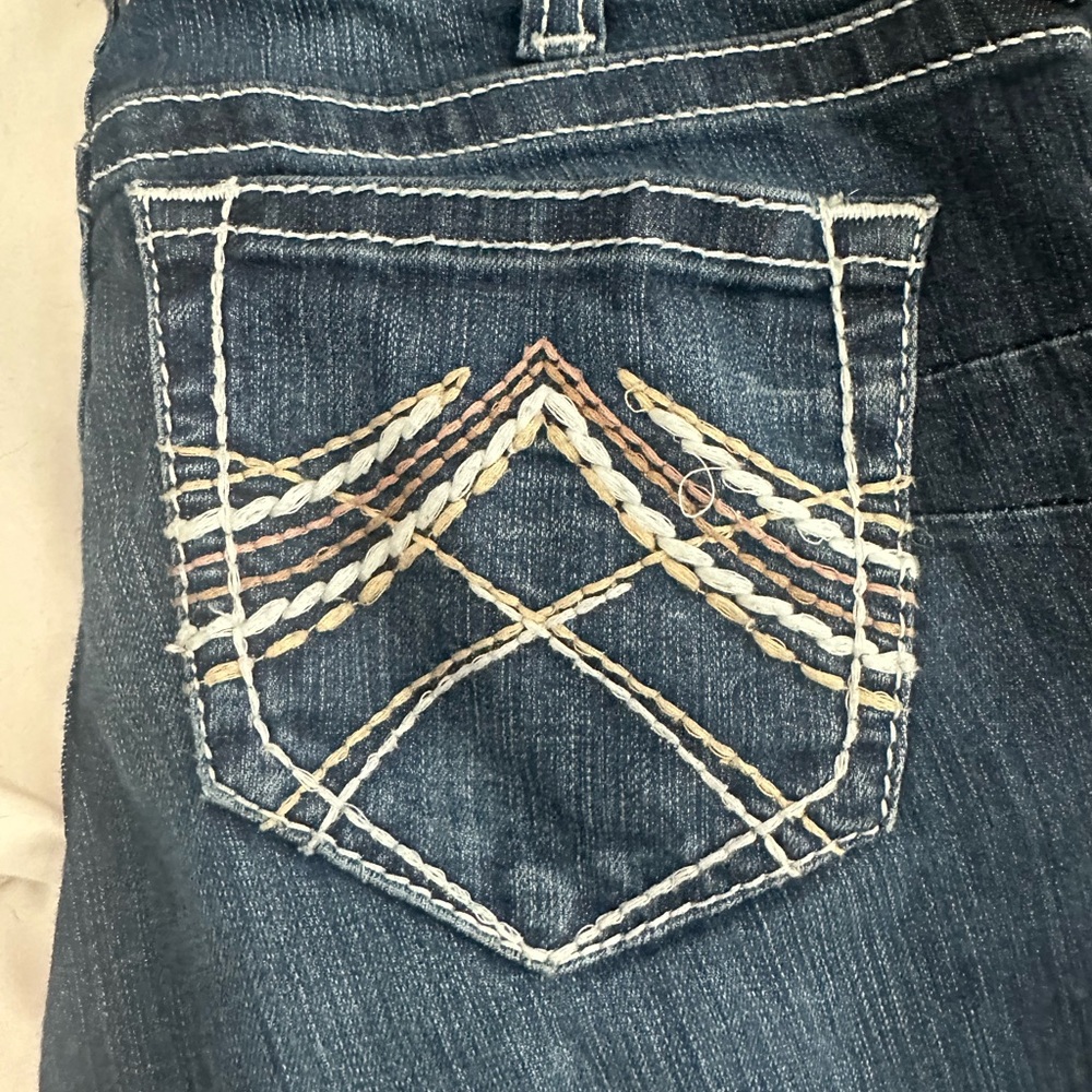 Ariat Dark Blue Jeans with Embroidered Pocket